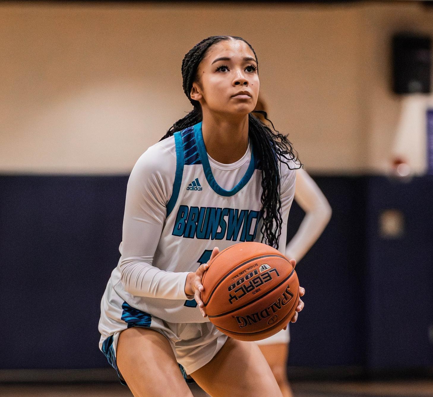 Amaya Glenn led the Lady Dolphins with 19 points